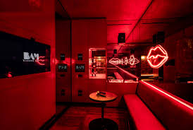 What to Expect at London Karaoke Bars (Prices, Songs & What Locals Recommend)